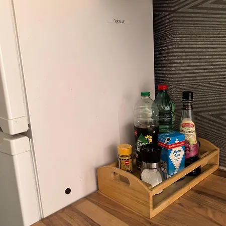 Monteur & Geschaeftsreisen In Cs11 סלה