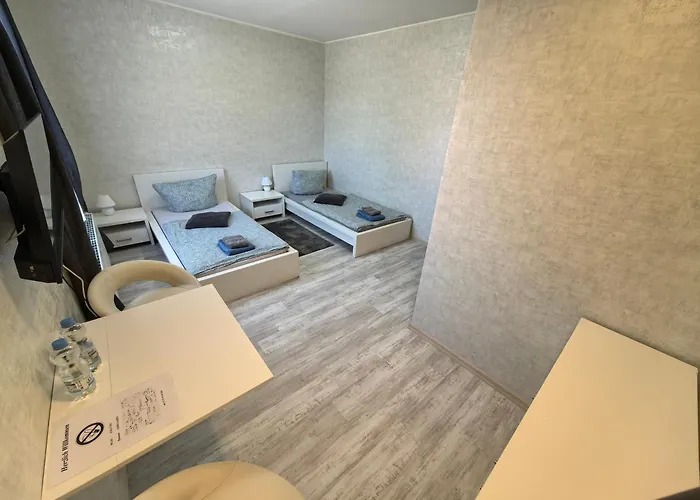 Monteur & Geschaeftsreisen In Cs11